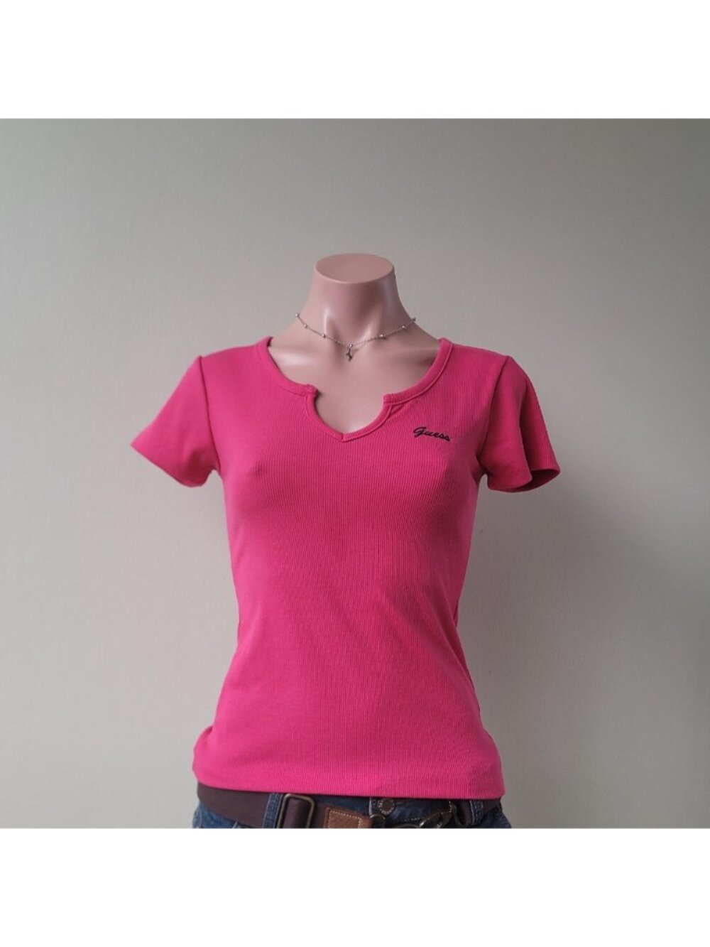Guess Hot Pink Ribbed Side Split Embroidered Bodycon Baby Tee (XS)